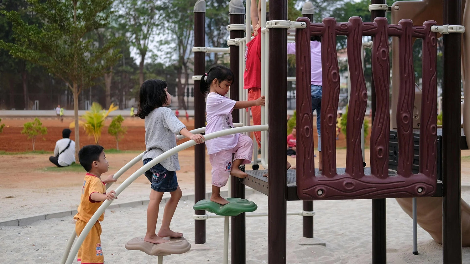 Backyard Play Equipment Ideas That Kids Will Actually Use - PlayScapes