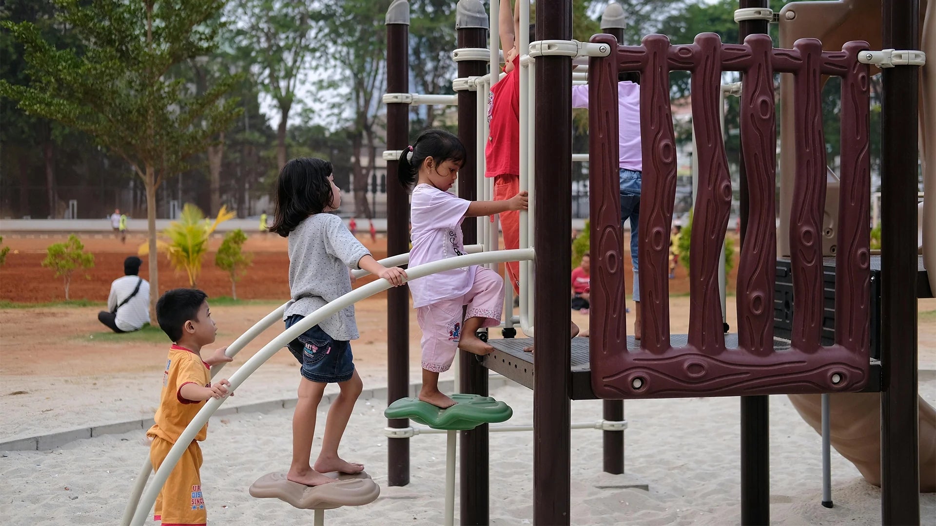 Backyard Play Equipment Ideas That Kids Will Actually Use - PlayScapes